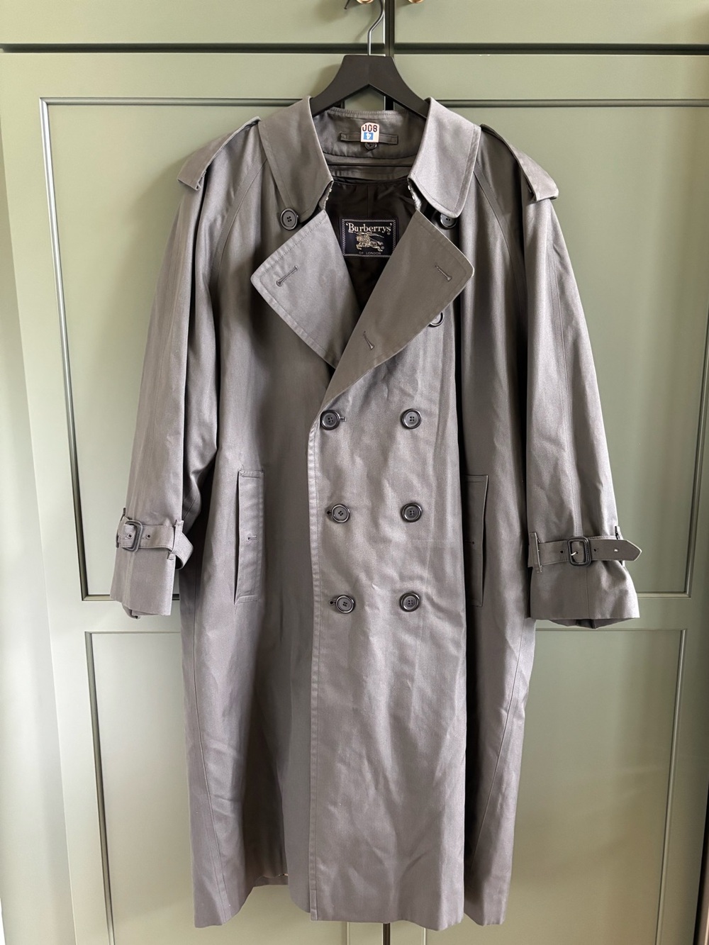 Vintage Men’s Burberry Trench Coat, Zip Out Lining, Charcoal,Nova Check, 40S  XL